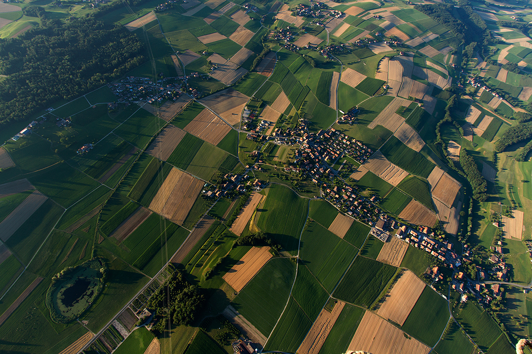 ballonfahrt seeland schweiz luftaufnahmen