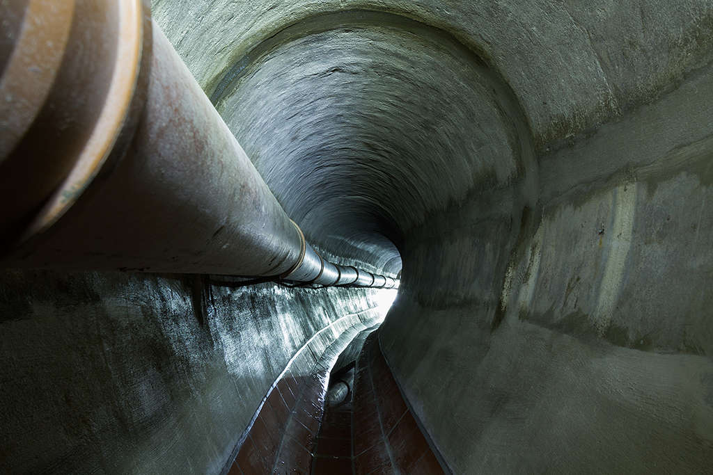 Regenauffangbecken Morillon, K&ouml;niz/Bern Kanalisation Seewer drainage system underground untergrund