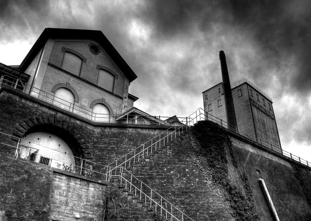 lost places - vergessene orte in der schweiz - cardinal-brauerei cardinal brauerei verlassen hdr hdri schwarz/weiss urban exploration 