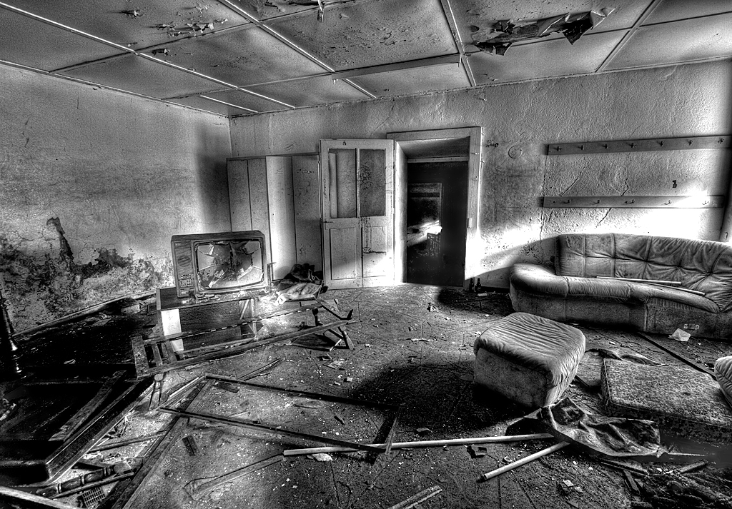 la presta usine d'asphalt val de travers jura neuchatel urbanexploration.ch urban exploration urbex bern switzerland schweiz hdr hdri schwarz-weiss