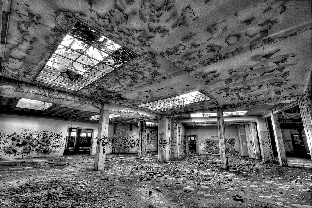 Alte Teigi G&uuml;mligen Bern hdr schwarz-weiss hdri urban exploration urbanexploration.ch urbanexp lost place lost places 2010
